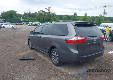 2018 Toyota Sienna Le 7 Passenger z USA, uszkodzony, nr VIN 5TDJZ3DC4JS207649